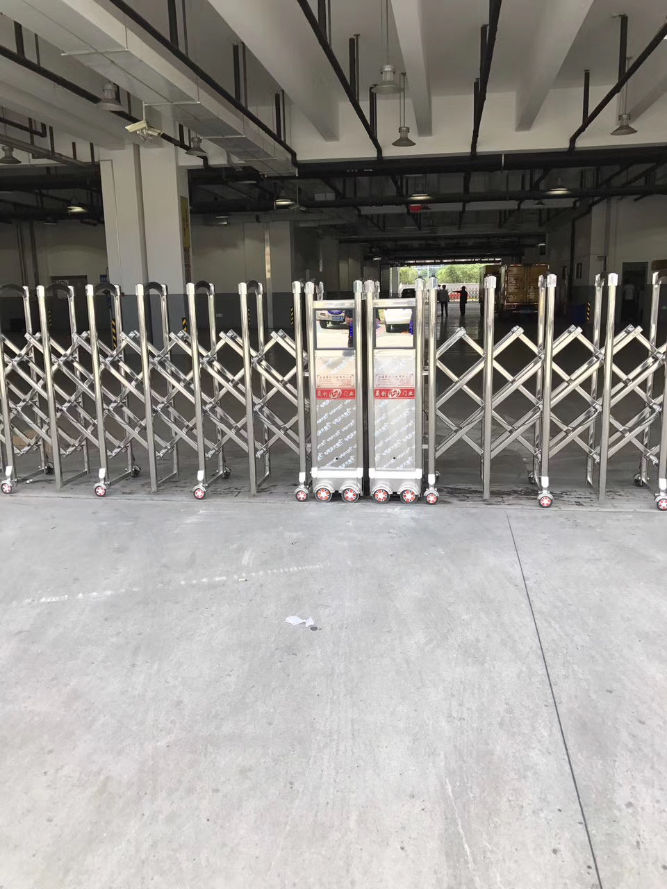 上海交通投資集團(tuán)有限公司電動(dòng)伸縮門安裝已完成！